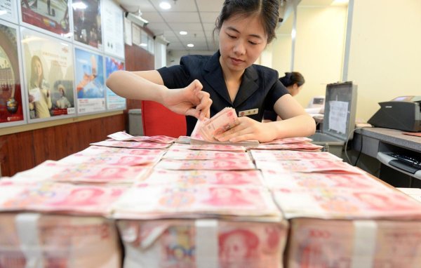 杨方配资 在银行存入100万元，利息大概有多少钱？有人详细计算后给出答案